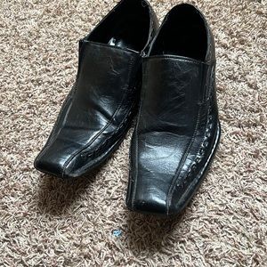 Mens slip on dress shoe